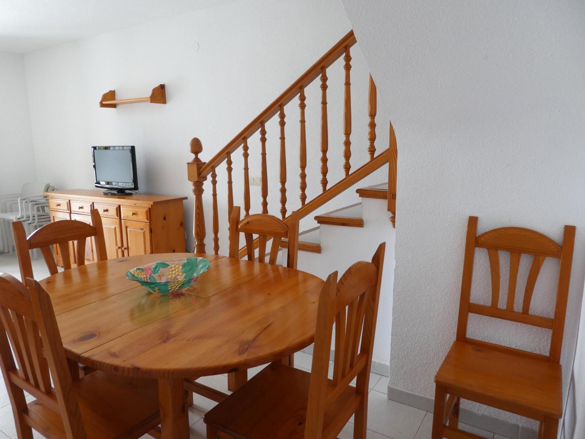 Apartament Con Piscina 3000 *